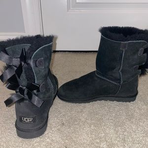 Black Bailey Bow Short UGG Boots